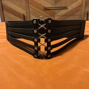 Urban Outfitters- black Wide Metal Ring Belt - size medium
